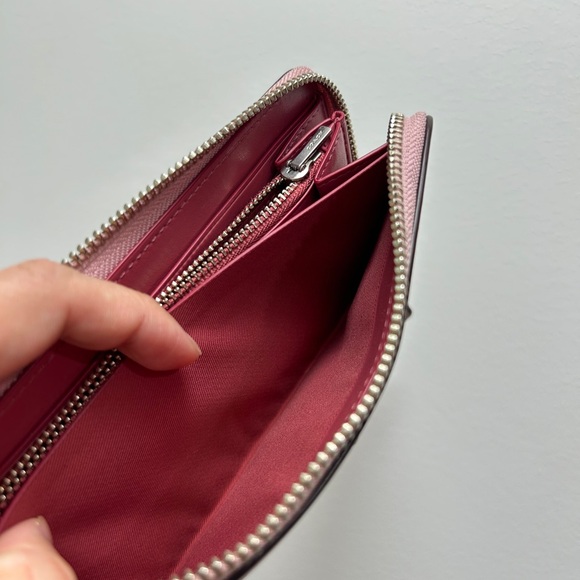 👏Host Pick❤️Coach Restored Accordion Zip Wallet With Western Rivets - Picture 9 of 11